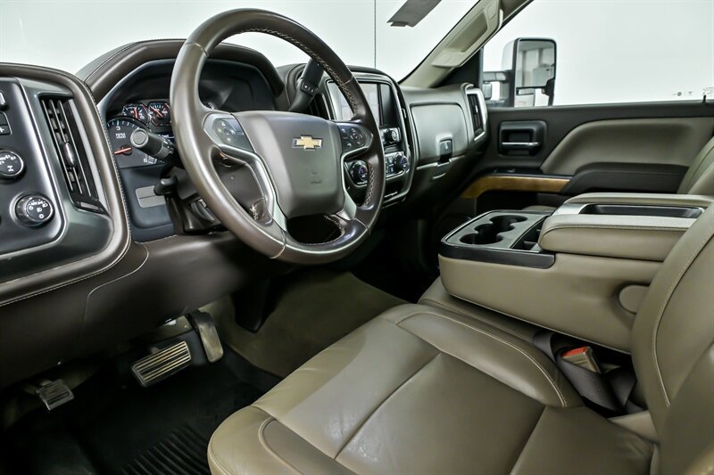 Used 2017 Chevrolet Silverado 1500 LTZ w/ Max Trailering Package image 18