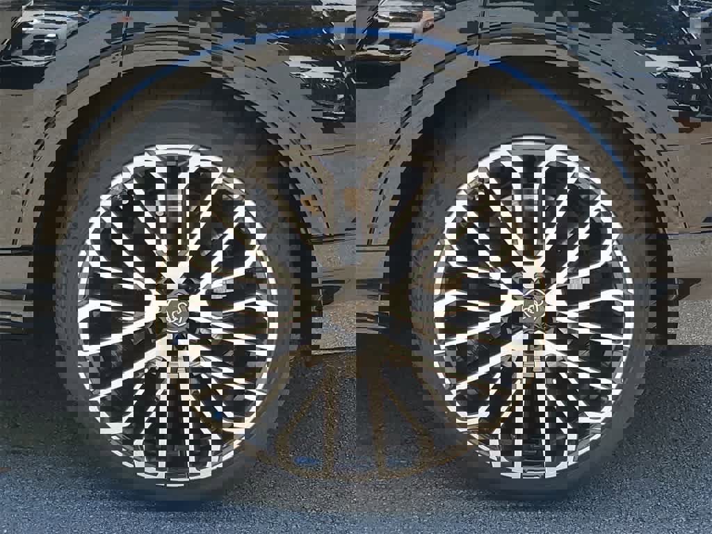 New 2025 Audi SQ7 Premium Plus image 16