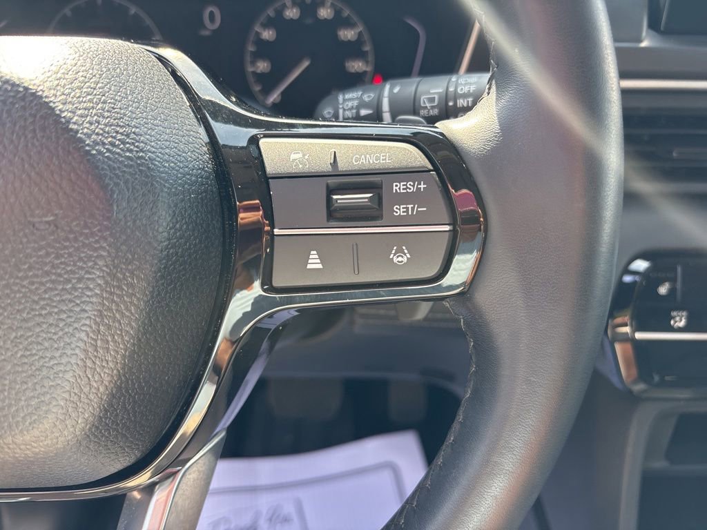 Used 2025 Honda Pilot Touring image 24