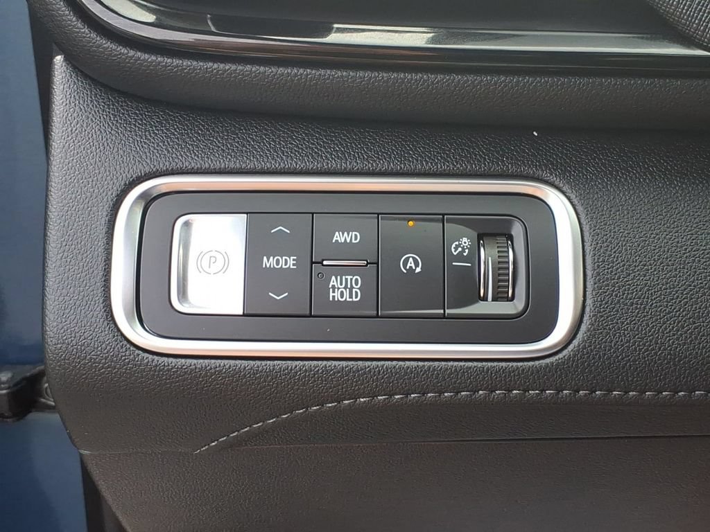 Certified 2025 Buick Enclave Preferred AWD/4WD image 17