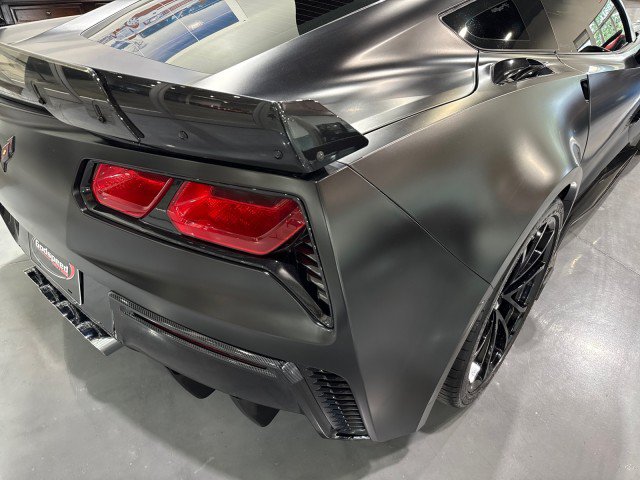 Used 2017 Chevrolet Corvette Grand Sport w/ Carbon Flash Badge Package RWD image 46