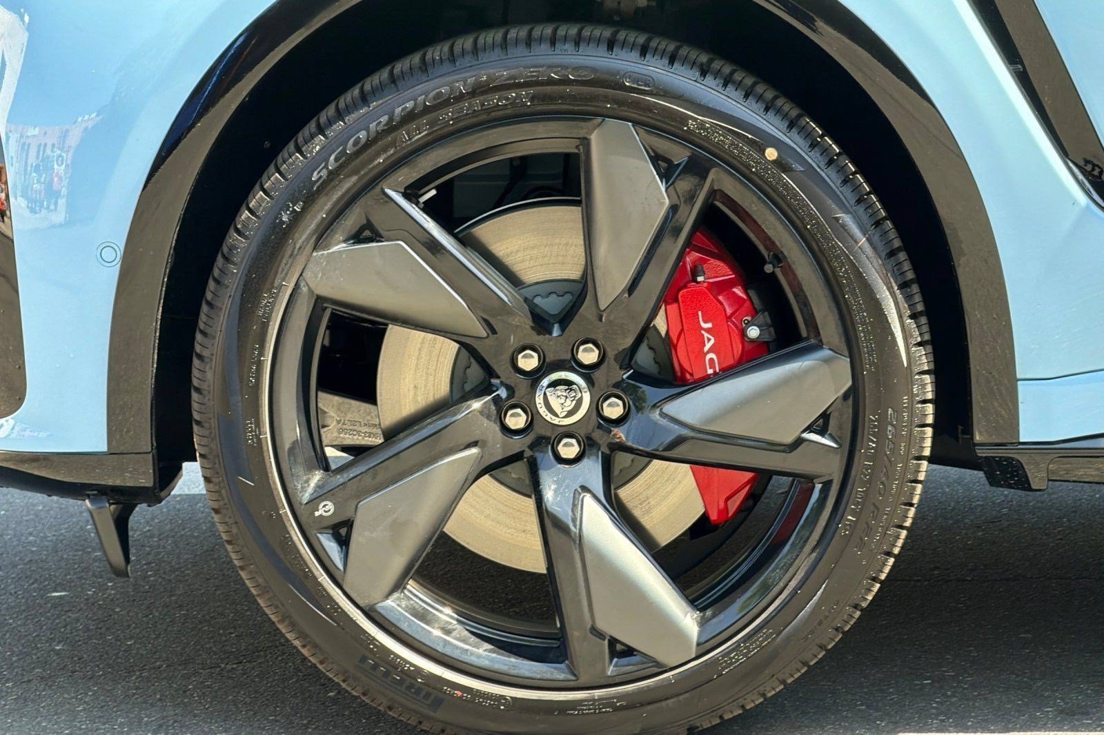 New 2026 Jaguar F-PACE SVR 575 Edition AWD/4WD image 13