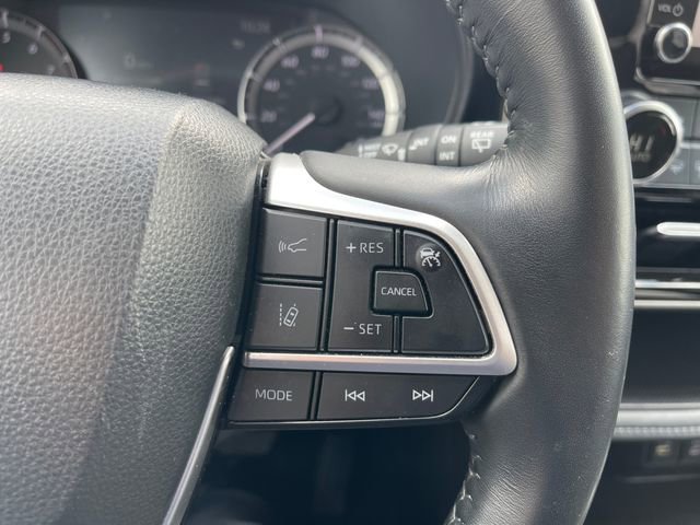 Used 2023 Toyota Highlander LE FWD image 26