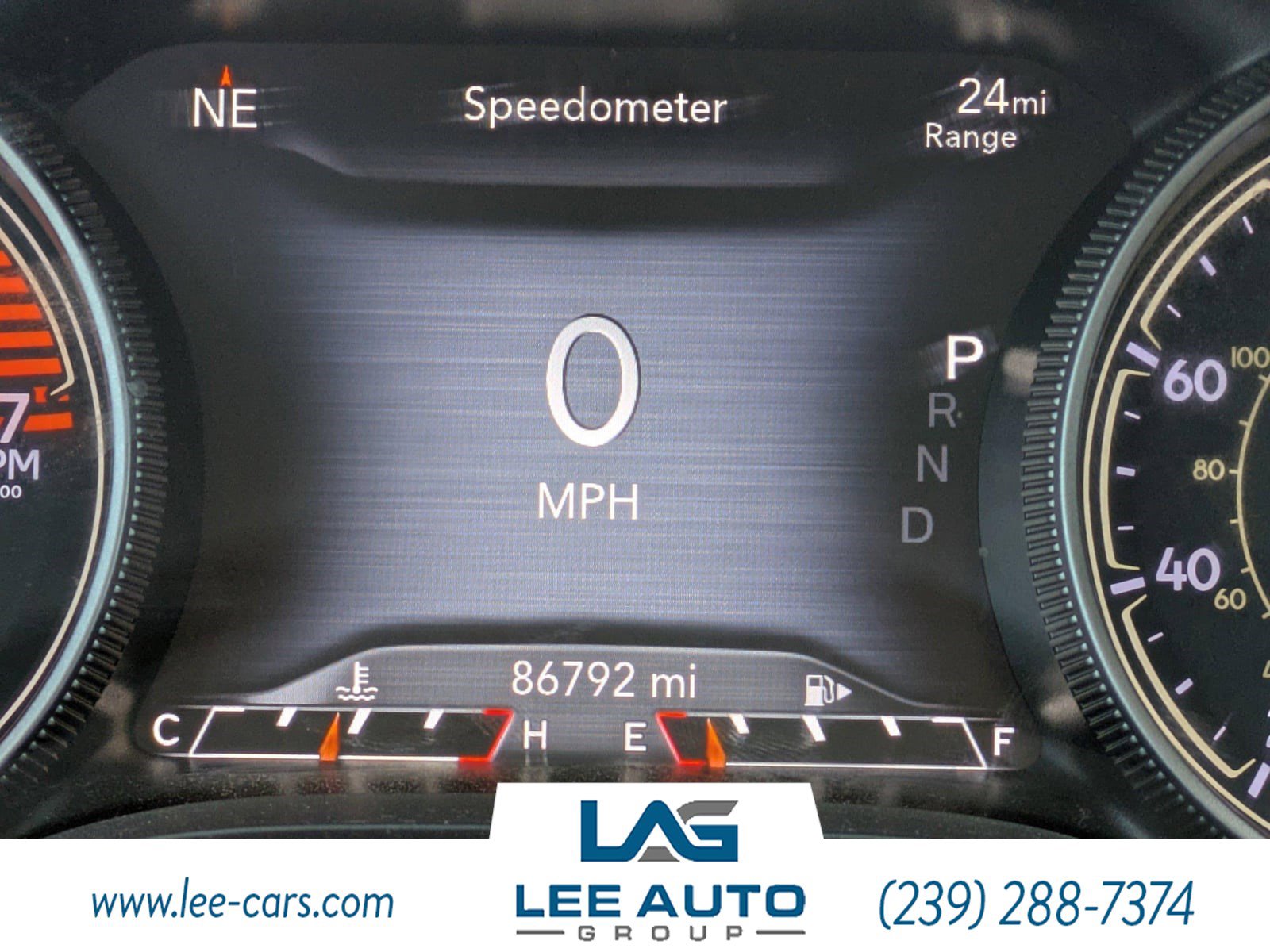 Used 2020 Jeep Cherokee Trailhawk AWD/4WD image 25