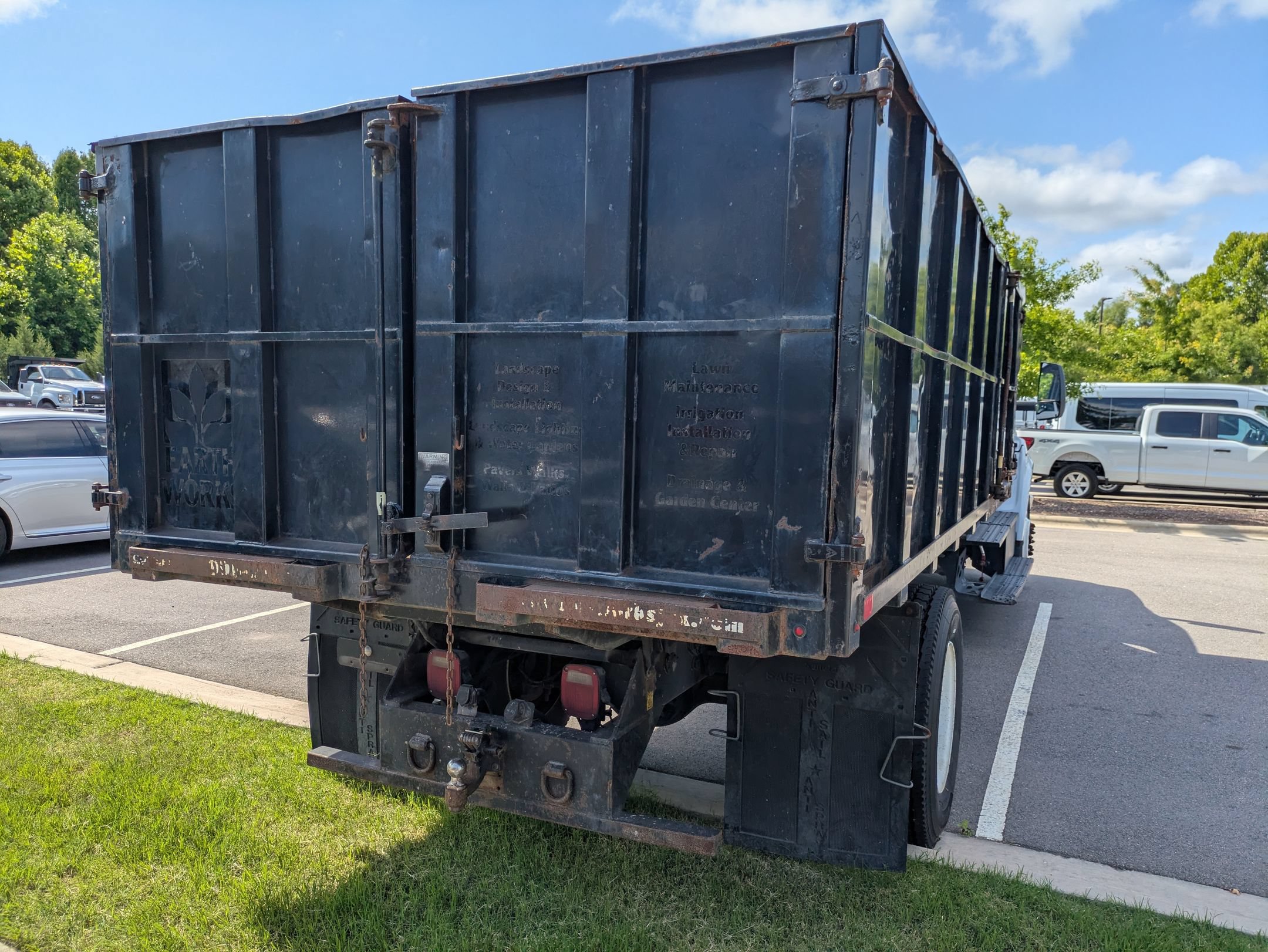 Used 2017 Ford F750 2WD Crew Cab Super Duty image 4