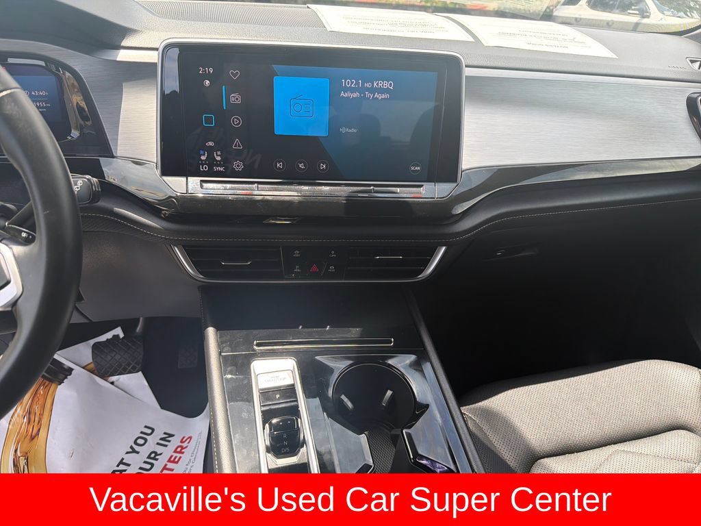 Used 2025 Volkswagen Atlas Cross Sport SE FWD image 17