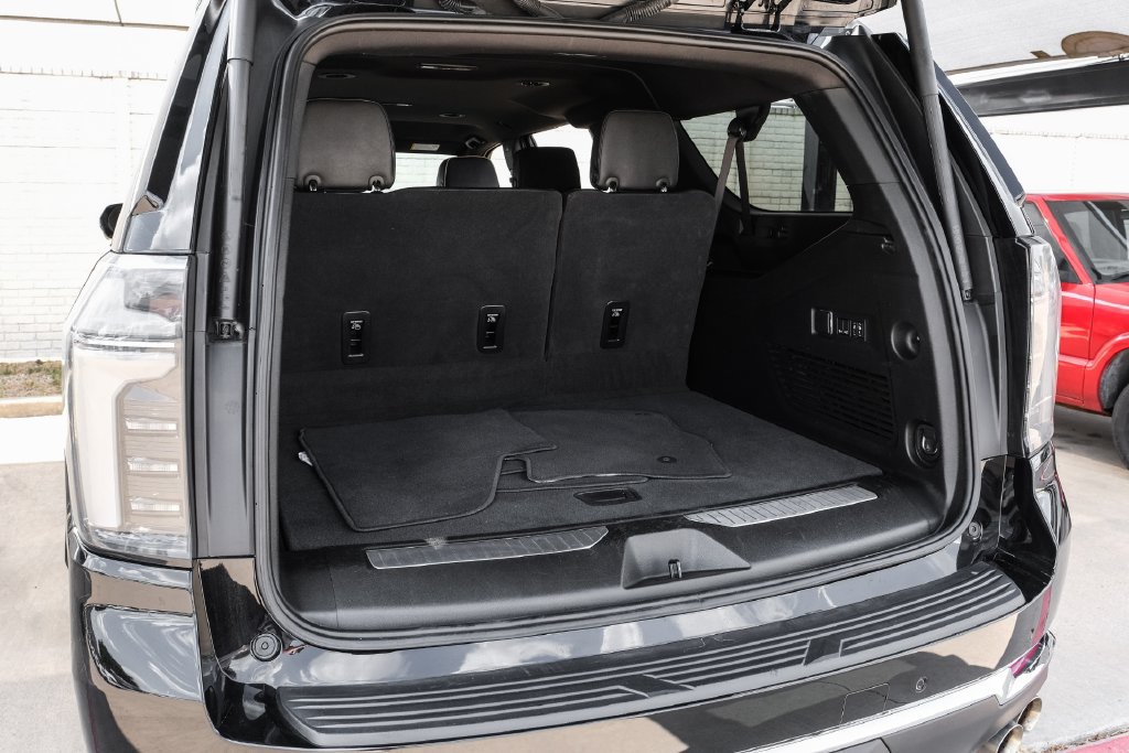 Used 2026 Chevrolet Suburban Premier AWD/4WD image 51
