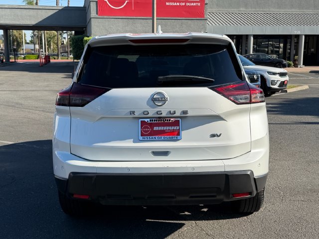 Used 2024 Nissan Rogue SV FWD image 6