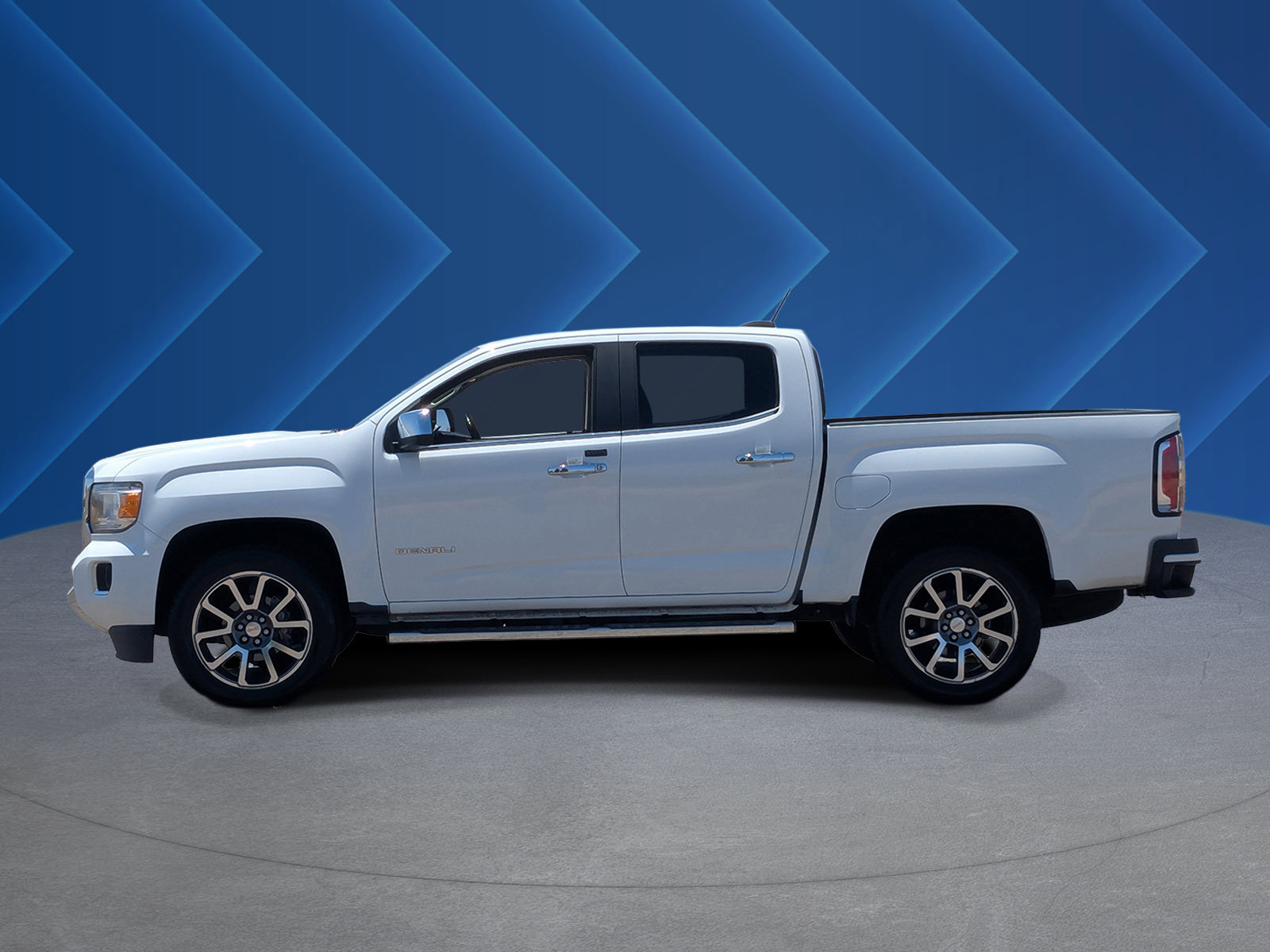 Used 2018 GMC Canyon Denali RWD image 6