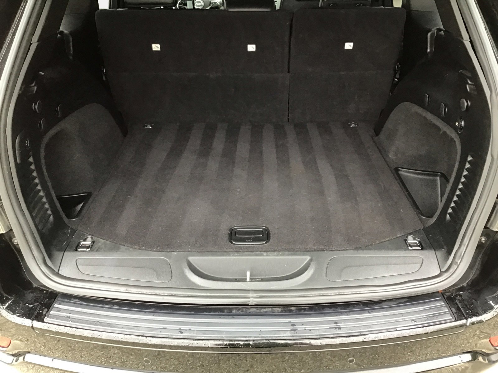 Used 2018 Jeep Grand Cherokee Altitude AWD/4WD image 12