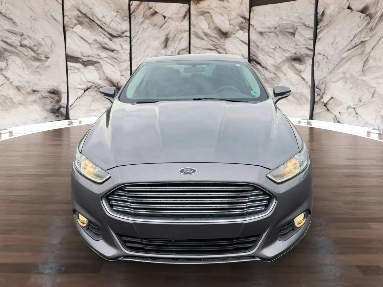 Used 2014 Ford Fusion SE w/ Equipment Group 201A FWD image 3