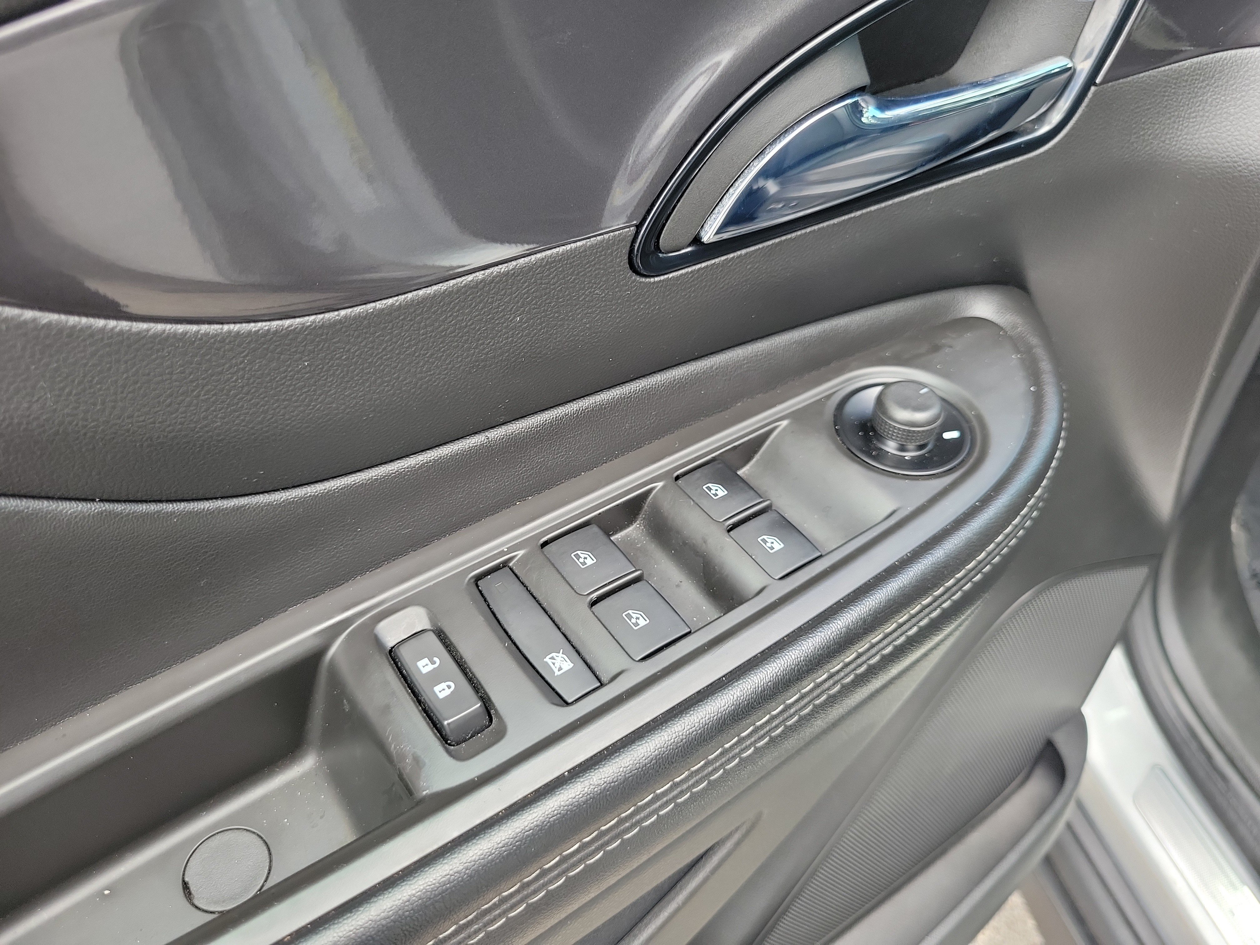 Used 2022 Buick Encore Preferred FWD image 24