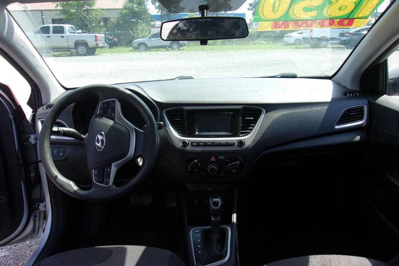 Used 2019 Hyundai Accent SE FWD image 11