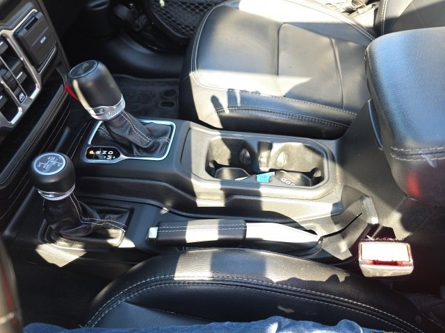 Used 2023 Jeep Wrangler Unlimited Sahara w/ Cold Weather Group image 31