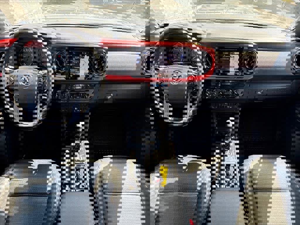 Used 2018 Toyota Tacoma TRD Off-Road image 10