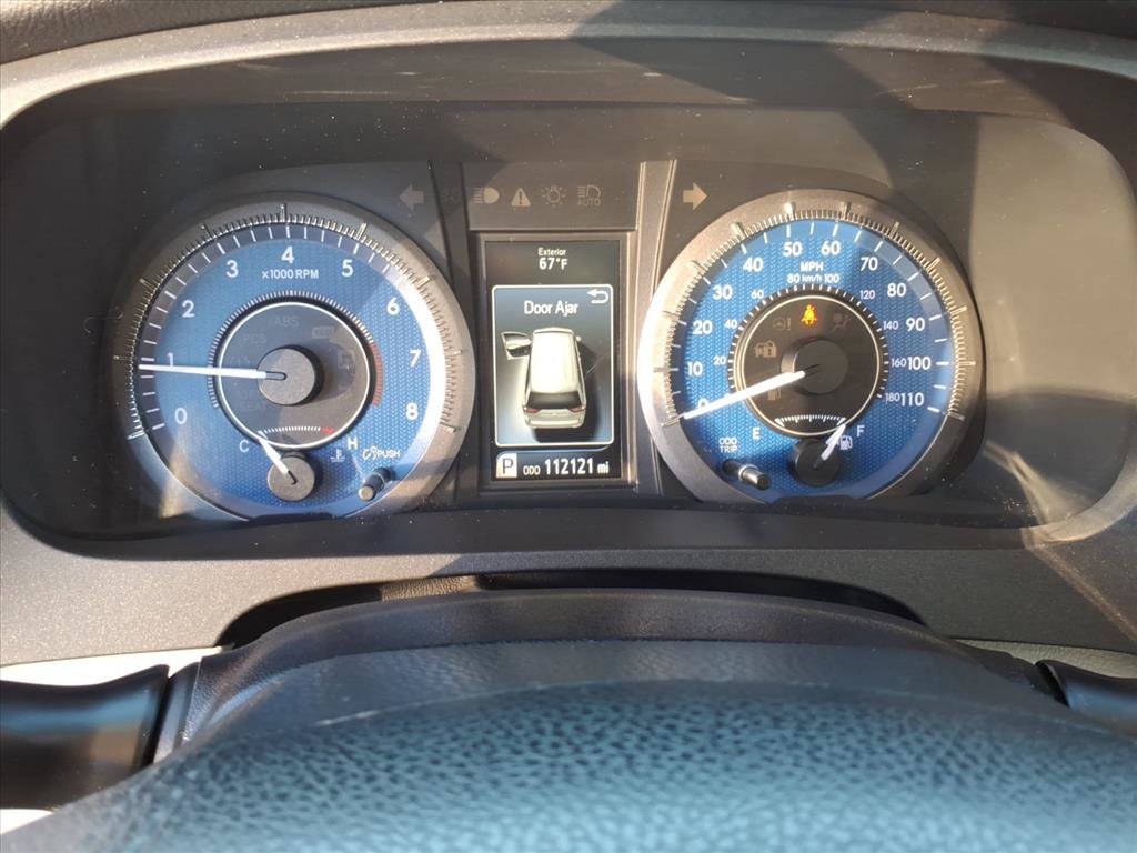 Used 2015 Toyota Sienna XLE w/ XLE Navigation Package FWD image 28