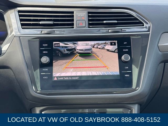Used 2023 Volkswagen Tiguan SE w/ Panoramic Sunroof Package image 38