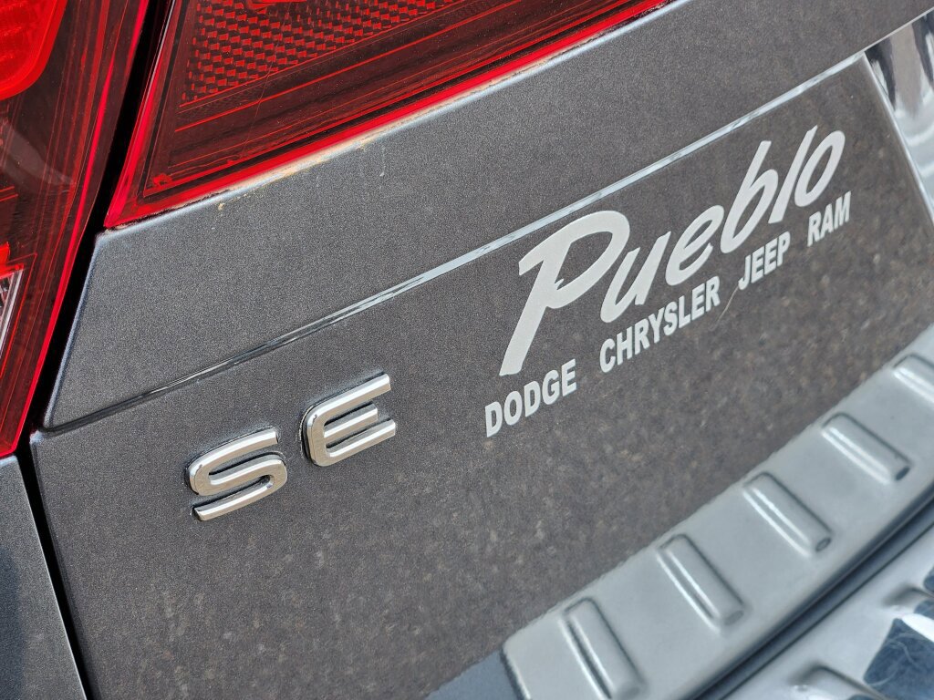 Used 2024 Volkswagen Tiguan SE image 11