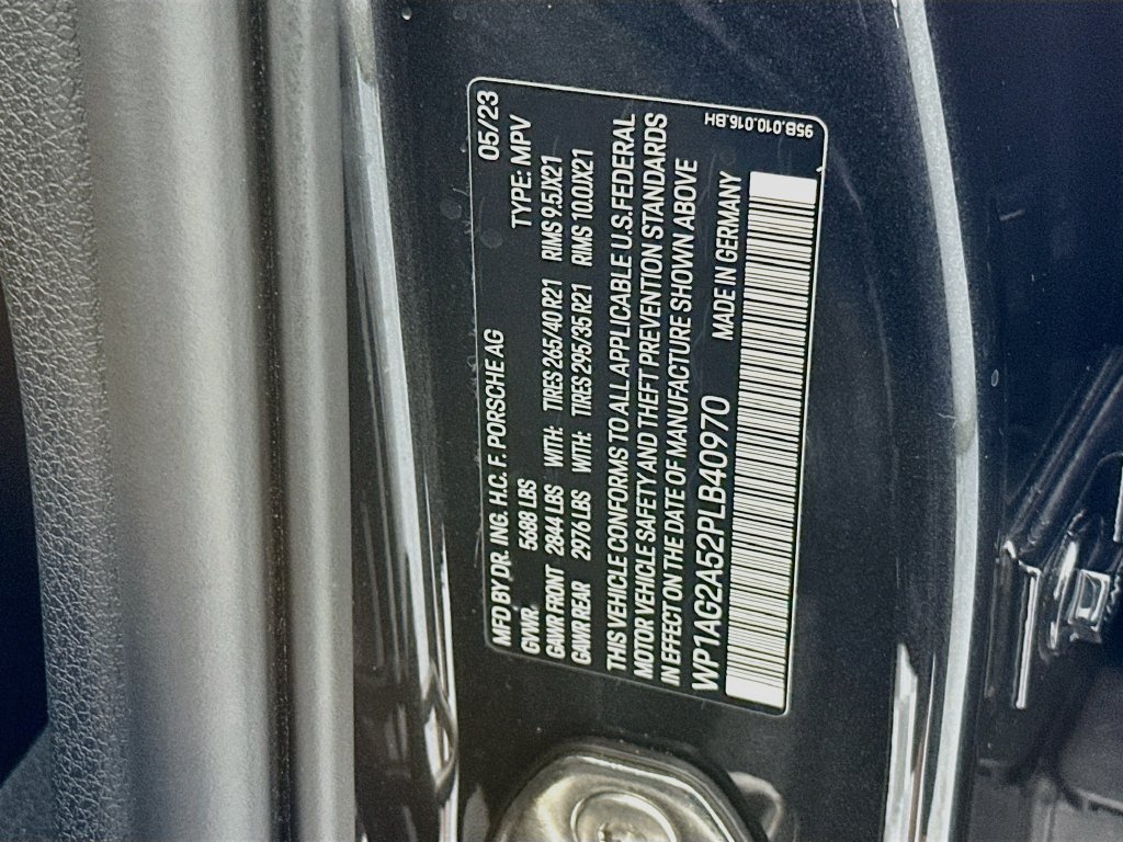 Certified 2023 Porsche Macan S AWD/4WD image 35