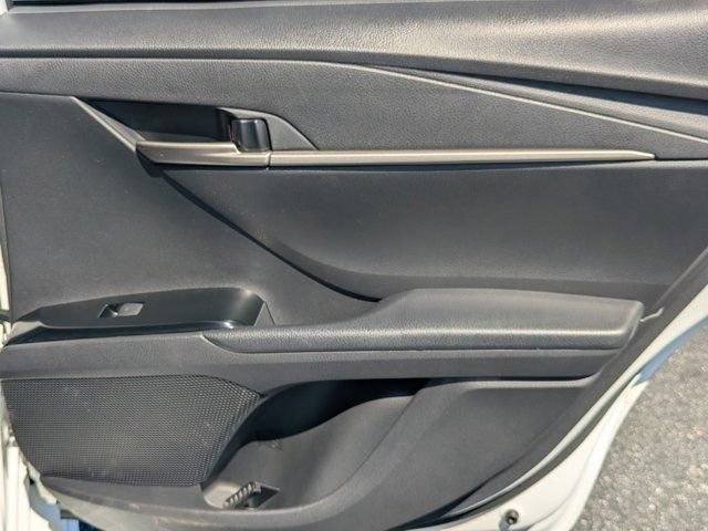 Used 2025 Toyota Camry SE w/ Convenience Package FWD image 15