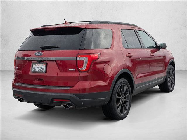 Used 2018 Ford Explorer XLT w/ Equipment Group 202A image 5