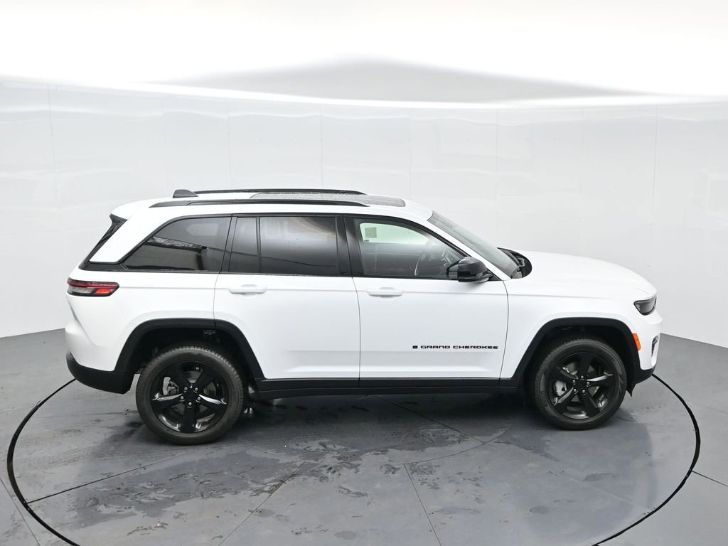 New 2025 Jeep Grand Cherokee Limited w/ Black Appearance Package image 61