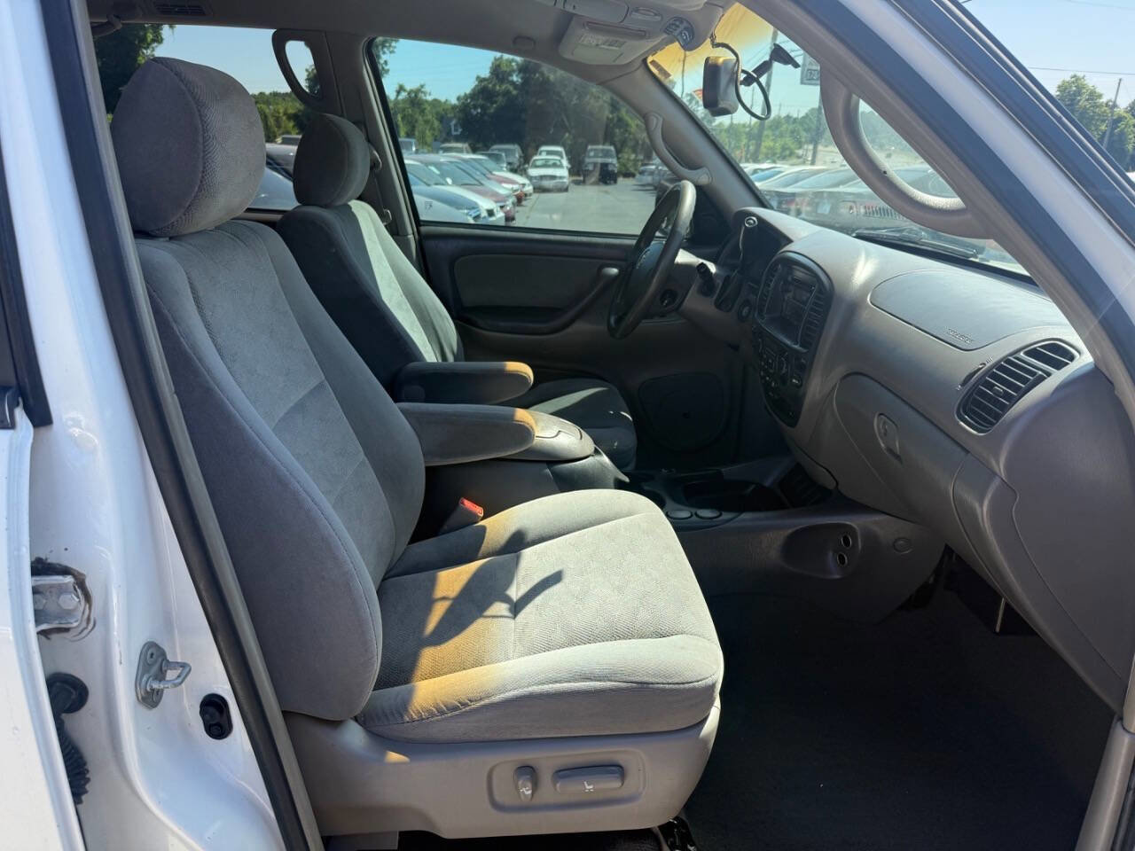 Used 2006 Toyota Sequoia SR5 RWD image 14