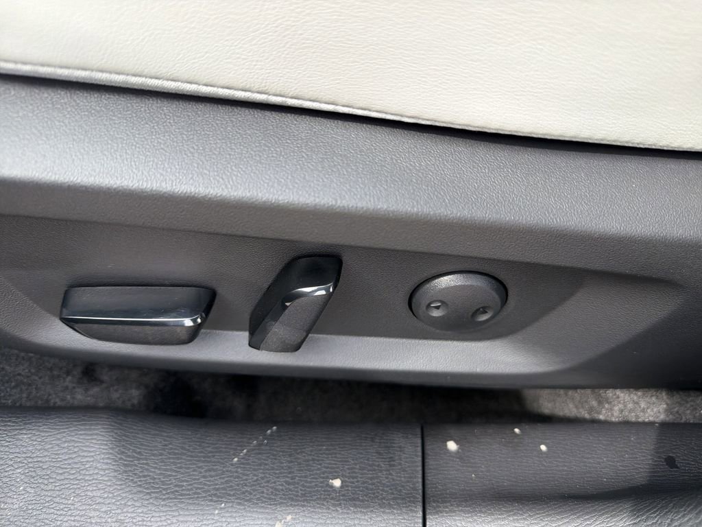 New 2026 Mitsubishi Outlander SE AWD/4WD image 16