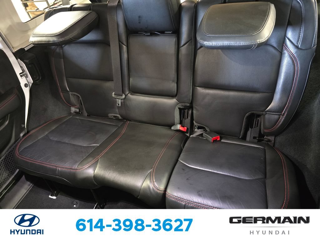 Used 2022 Jeep Wrangler Unlimited Rubicon w/ Cold Weather Group AWD/4WD image 19