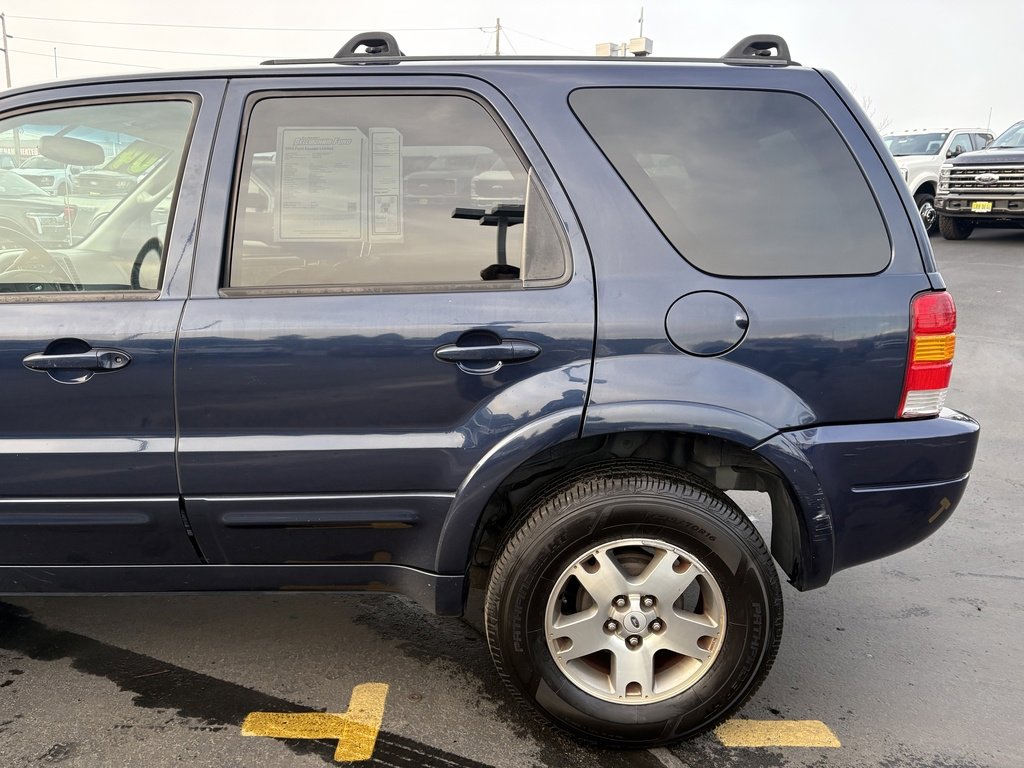 Used 2004 Ford Escape Limited image 13