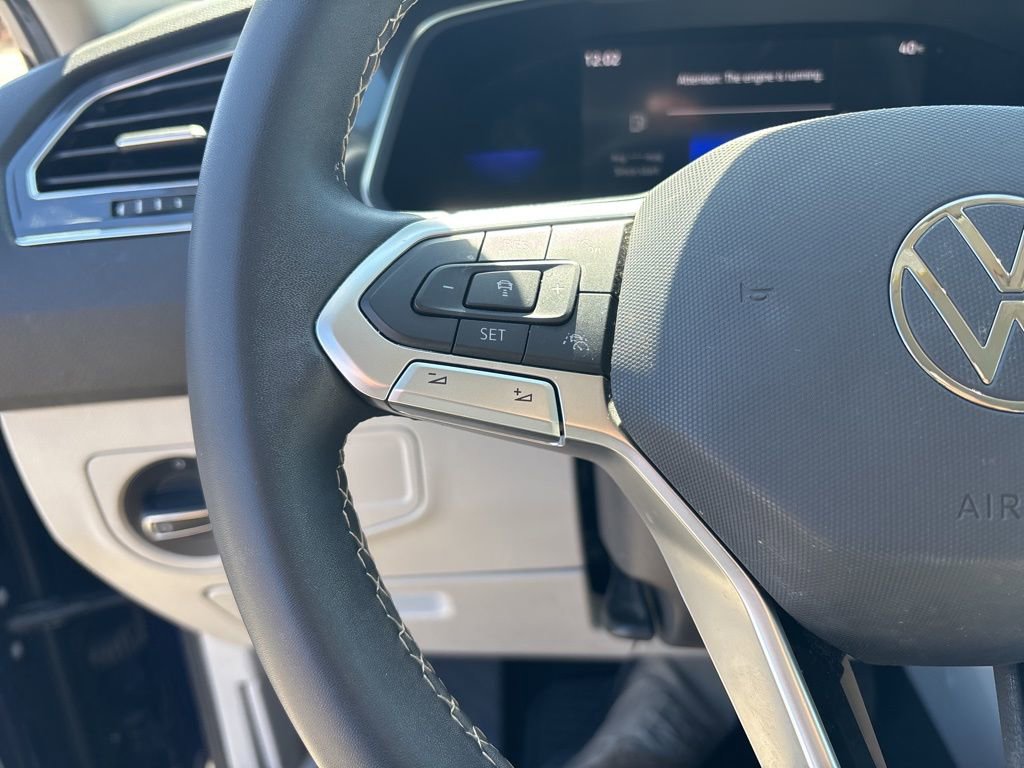 Used 2023 Volkswagen Tiguan SE image 19