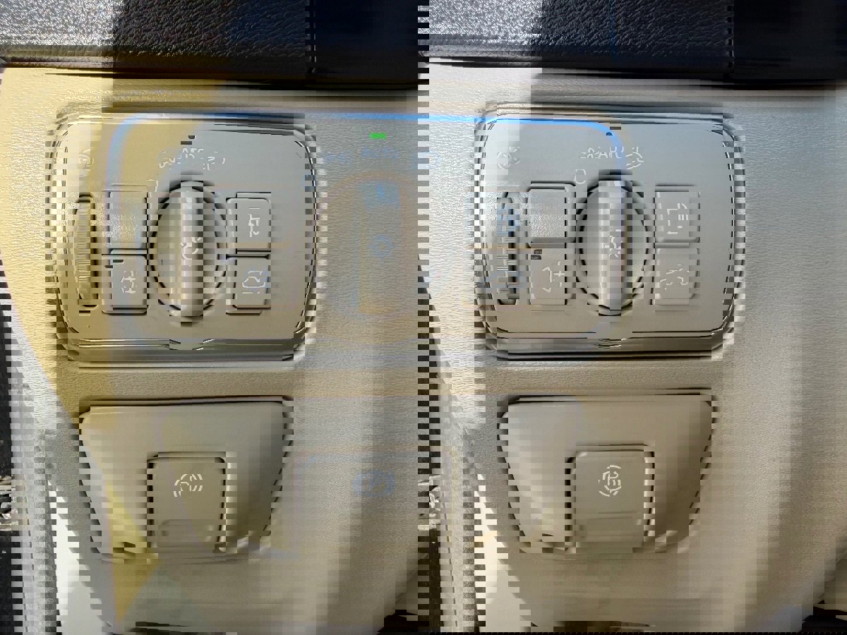 Used 2015 Volvo V60 T5 Platinum image 14