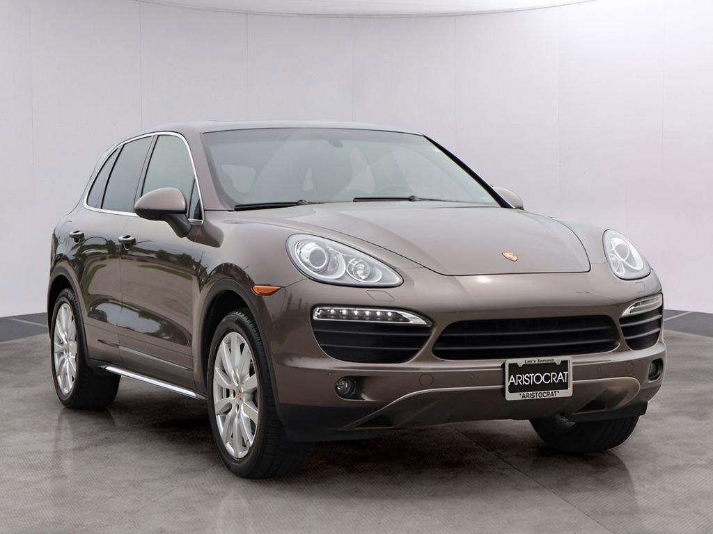 Used 2013 Porsche Cayenne S AWD/4WD image 3