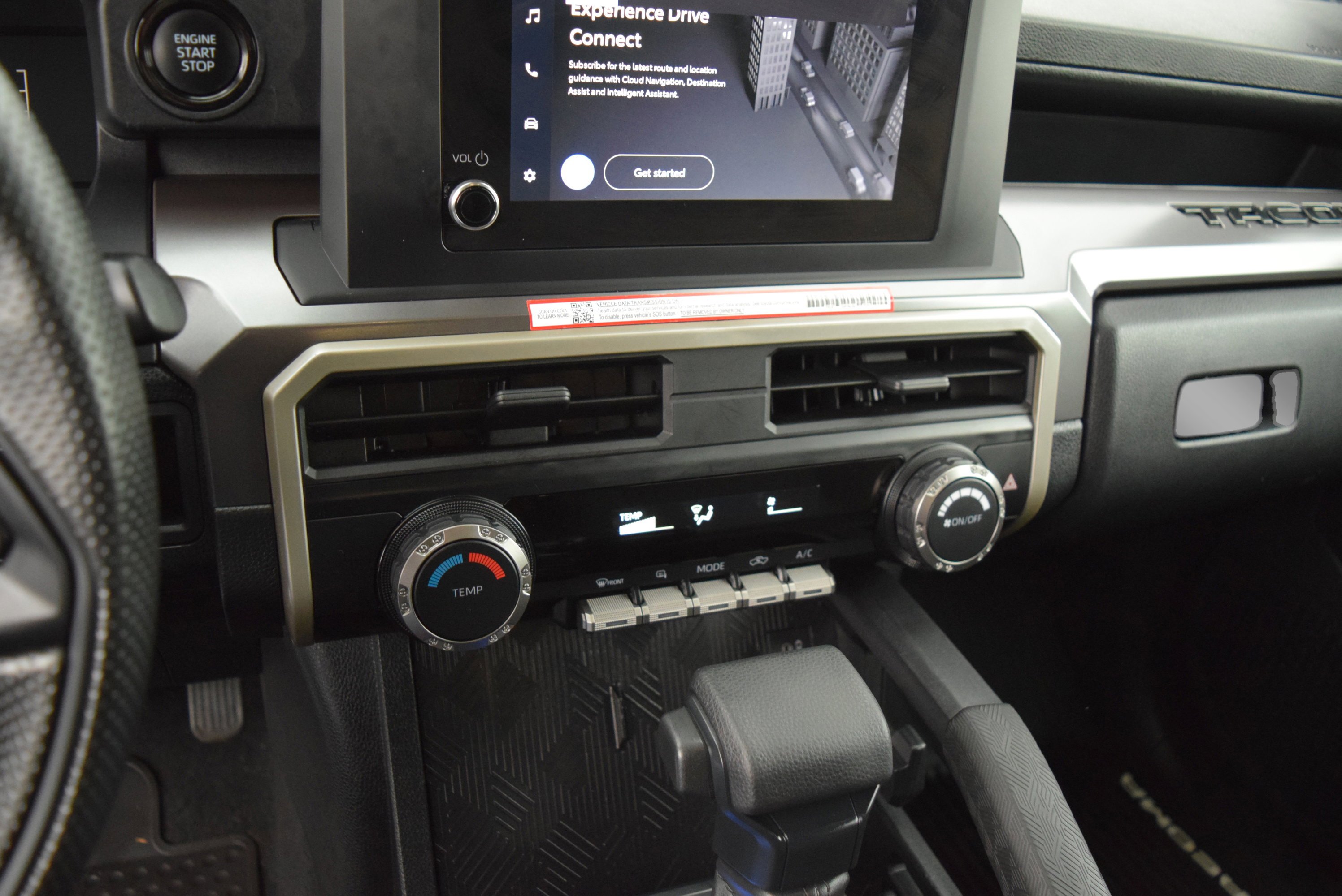 Used 2025 Toyota Tacoma SR5 AWD/4WD image 15