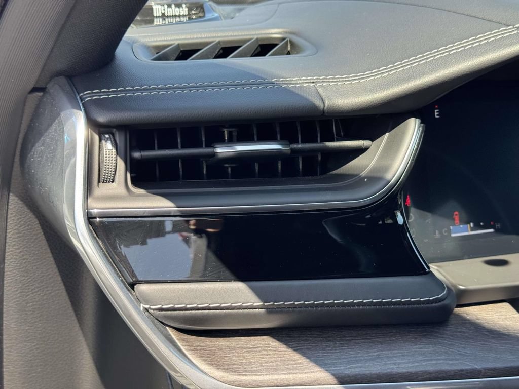 Used 2022 Jeep Grand Cherokee Overland AWD/4WD image 18