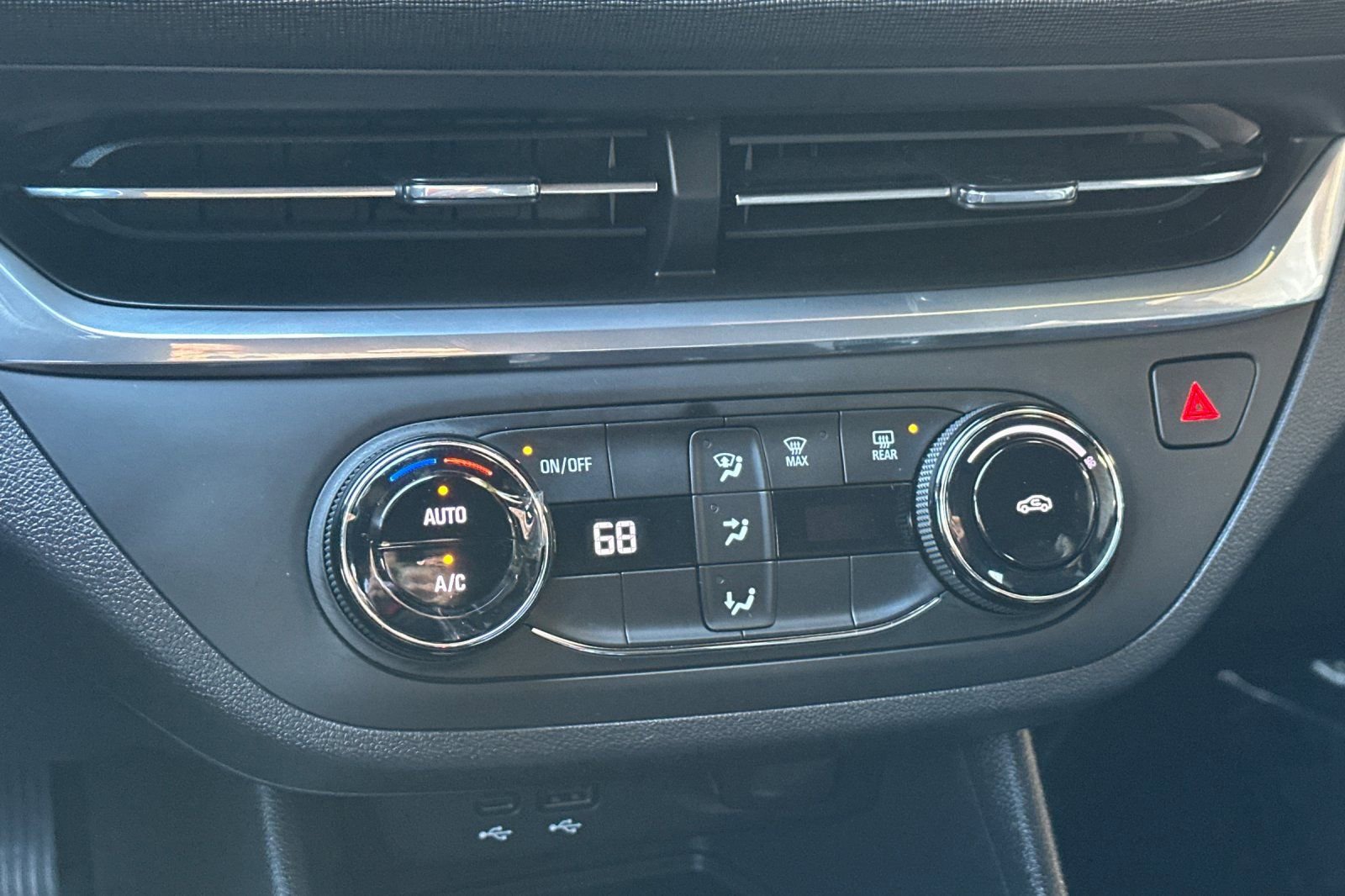 Certified 2024 Buick Envista Preferred w/ Advanced Safety Package image 27