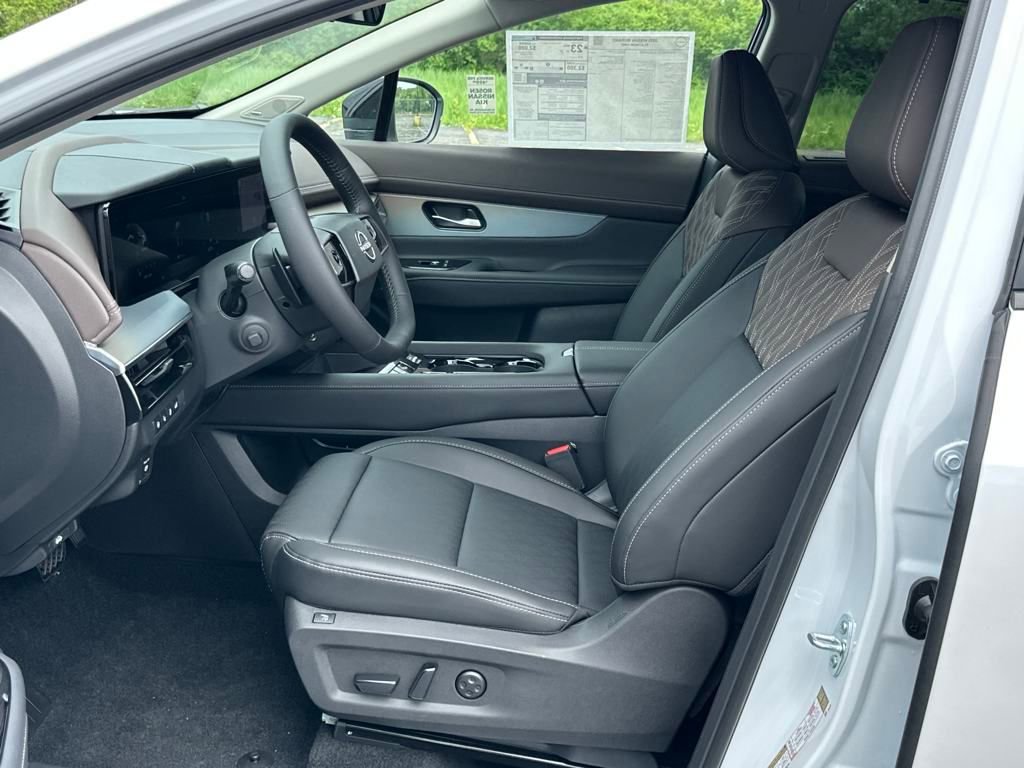 New 2025 Nissan Murano Platinum image 9