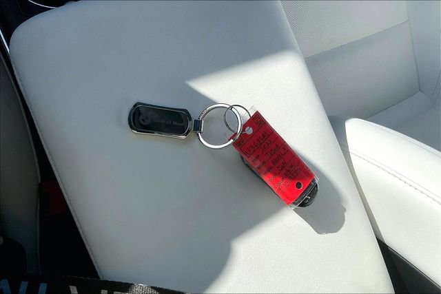 Used 2022 Tesla Model X image 12