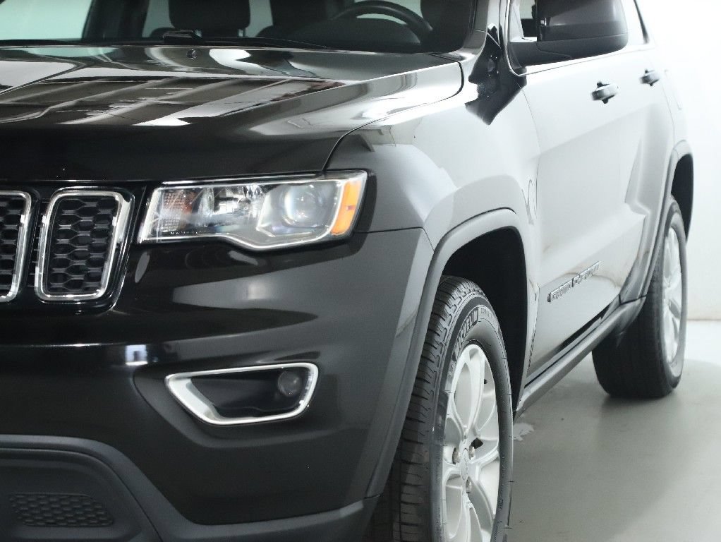 Used 2021 Jeep Grand Cherokee Laredo AWD/4WD image 4