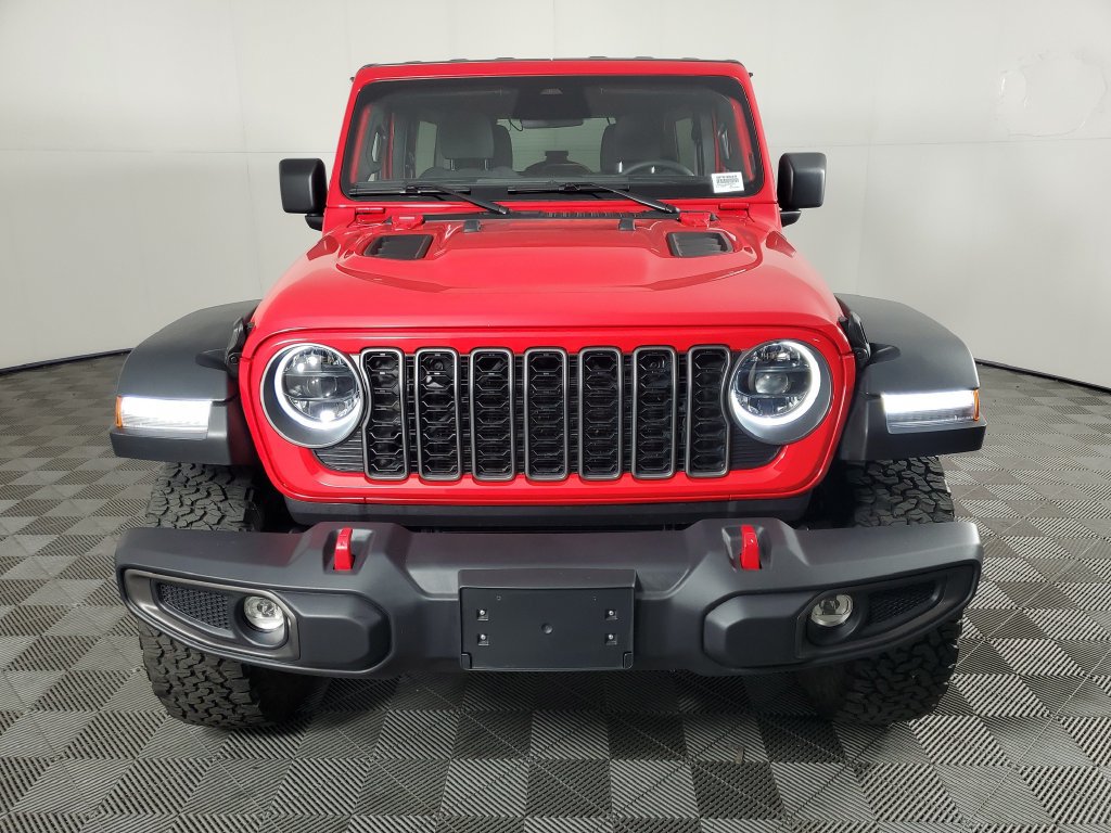 Used 2025 Jeep Wrangler Unlimited Rubicon w/ Convenience Group AWD/4WD image 9