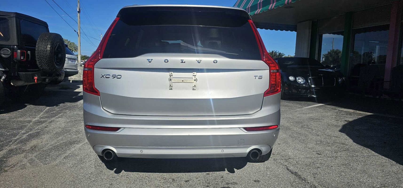 Used 2018 Volvo XC90 T5 Momentum w/ Convenience Package FWD image 25