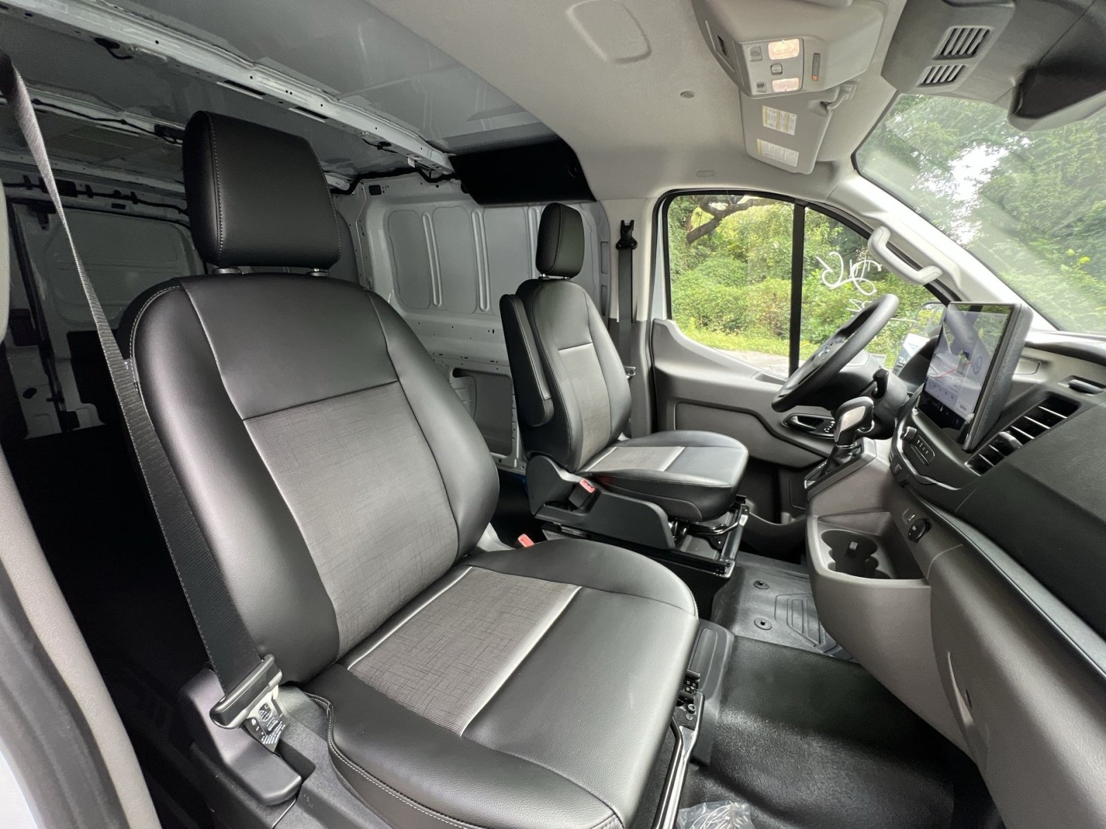 New 2026 Ford Transit 150 Low Roof RWD image 23