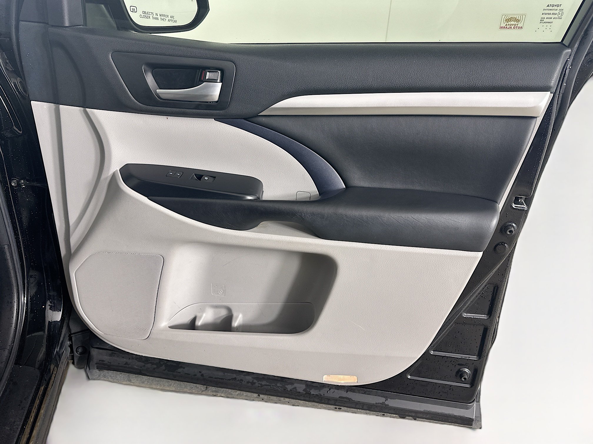 Used 2018 Toyota Highlander XLE FWD image 36