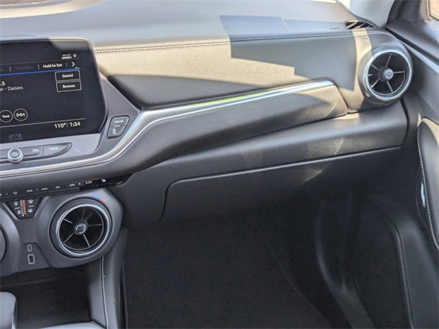 Used 2025 Chevrolet Blazer LT image 17