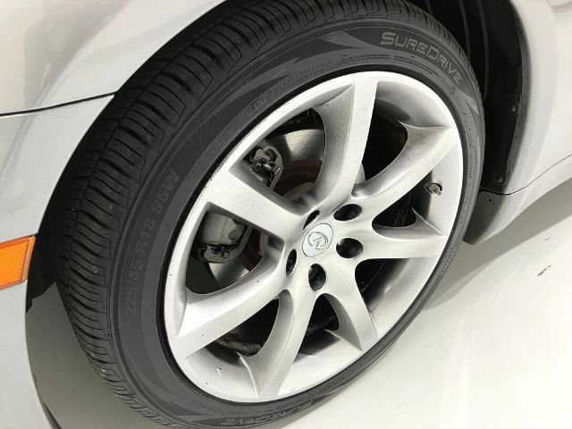 Used 2004 INFINITI G35 Coupe w/ Performance Tire & Wheel Pkg image 10