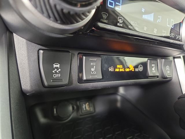 New 2025 Toyota RAV4 XLE image 27