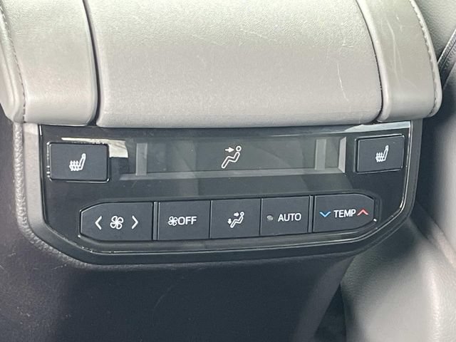 Used 2022 Toyota Highlander Platinum AWD/4WD image 18