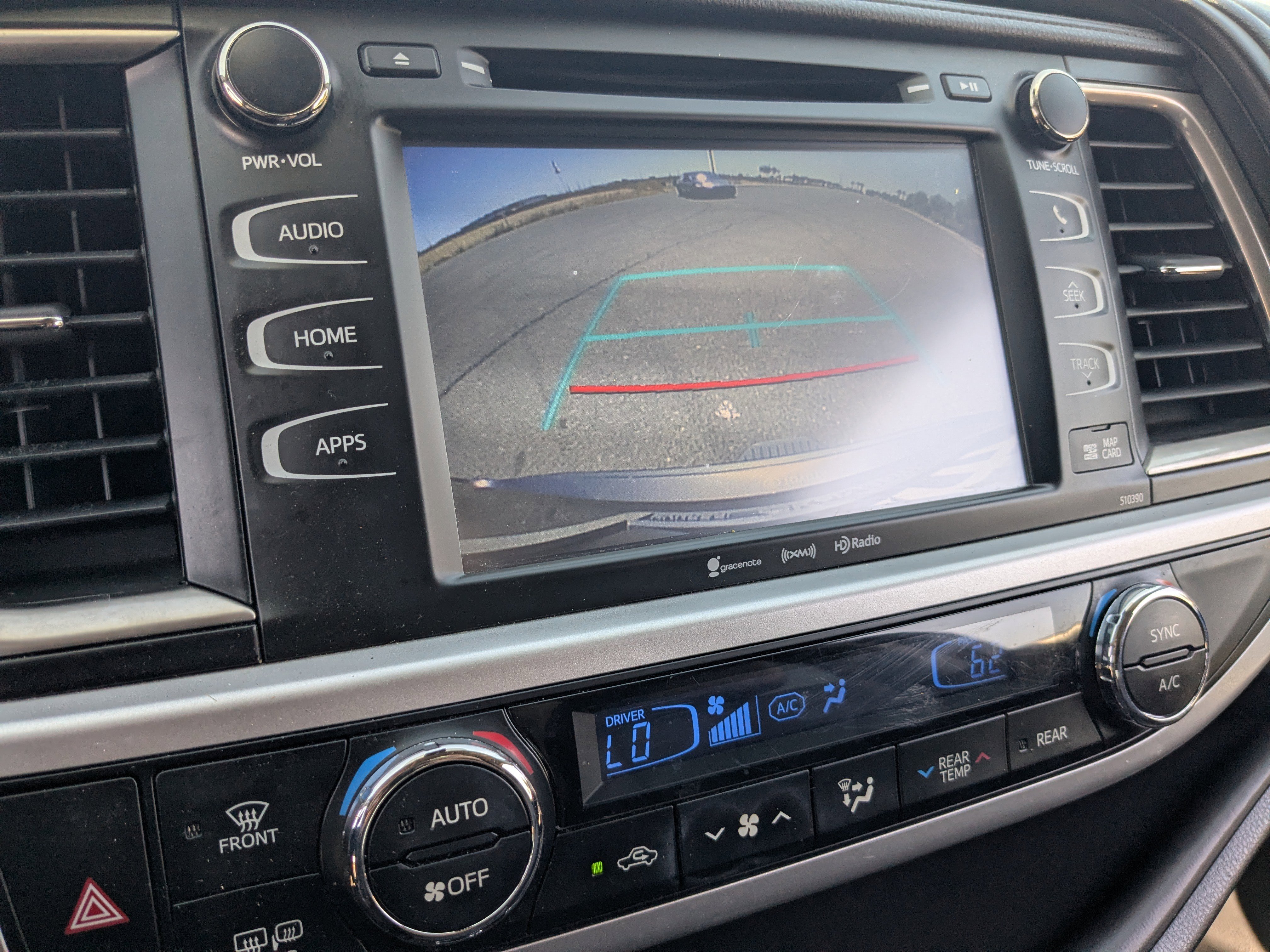 Used 2019 Toyota Highlander SE FWD image 23