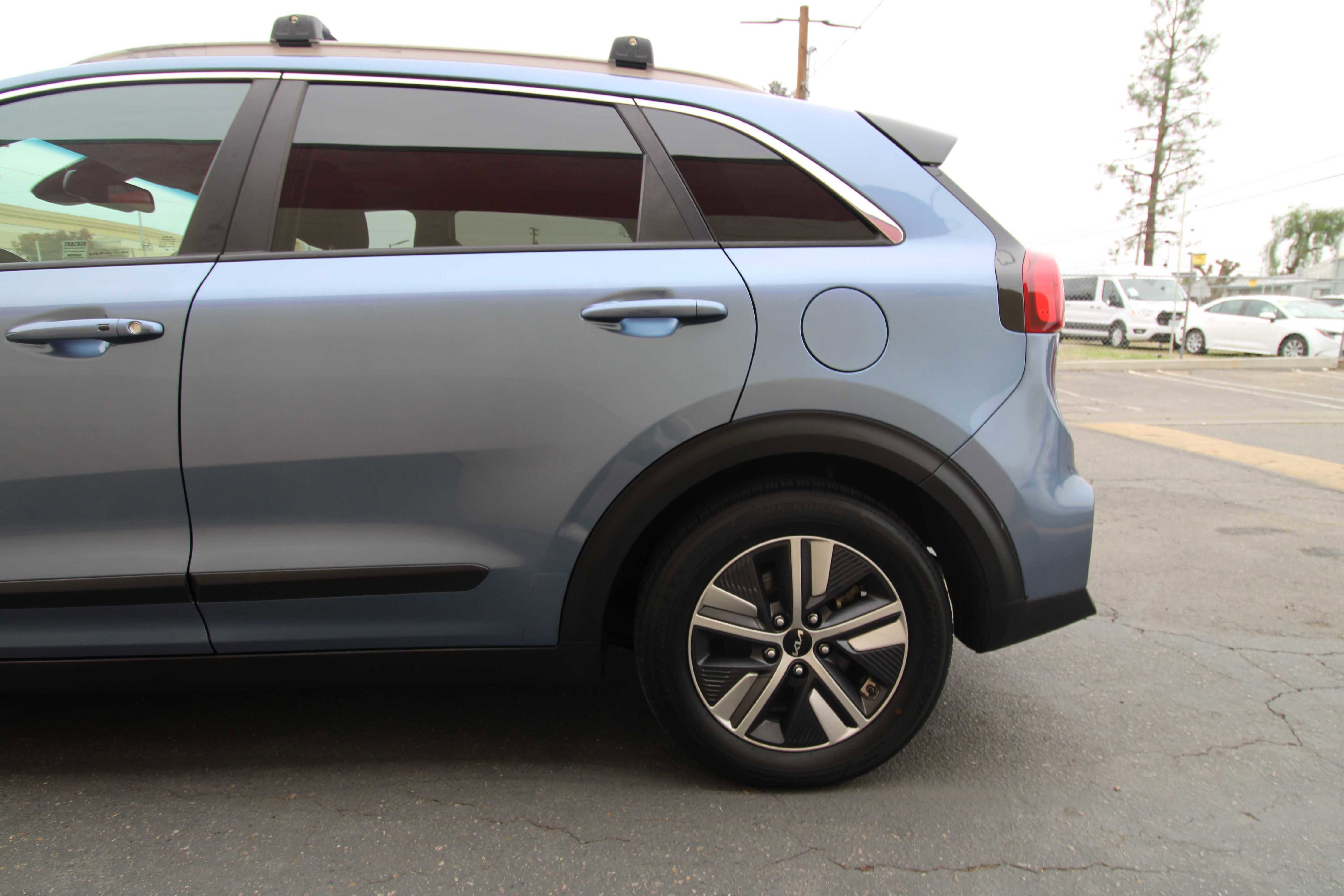 Used 2022 Kia Niro EX Premium image 23