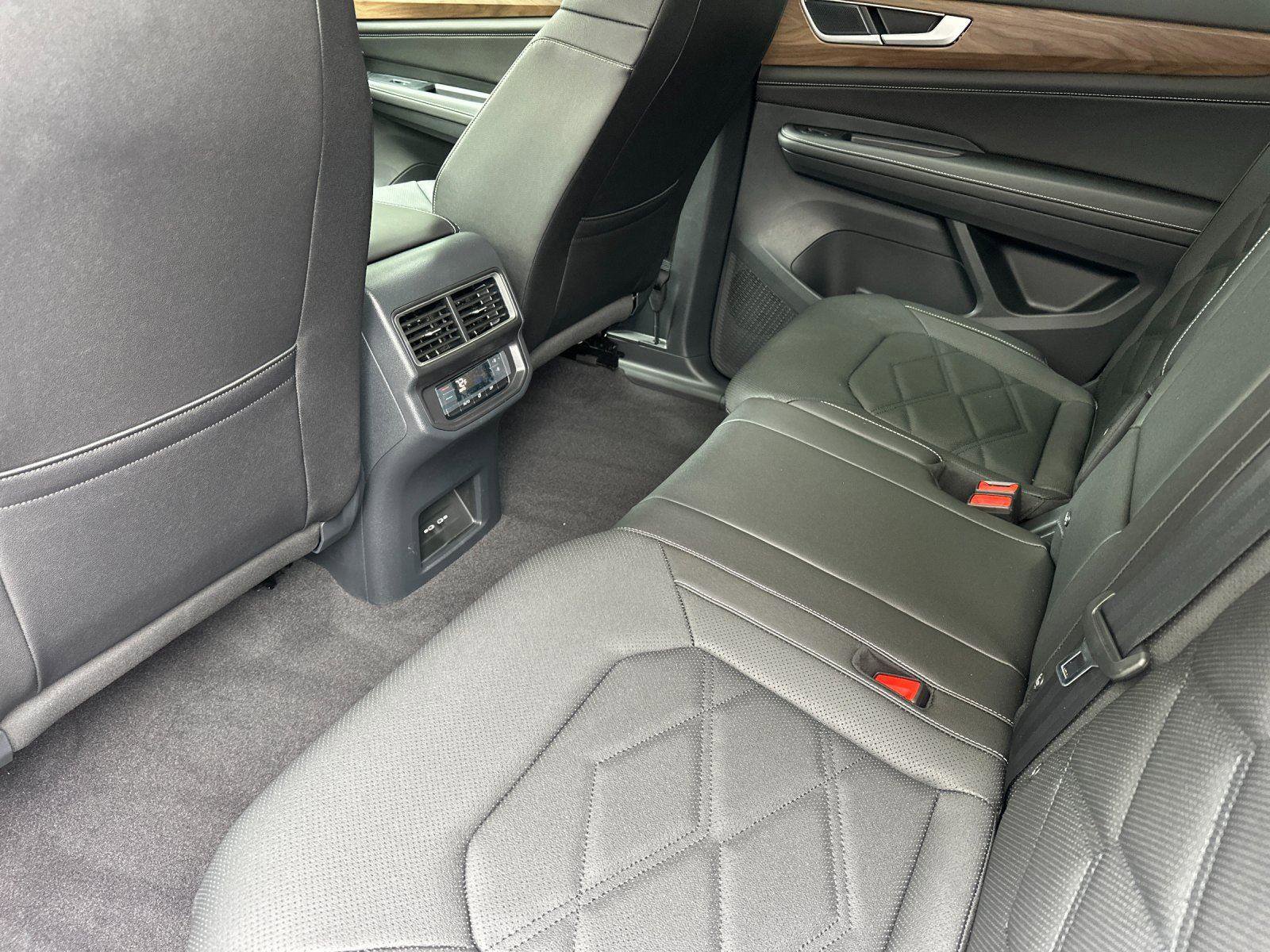New 2026 Volkswagen Atlas SE AWD/4WD image 11